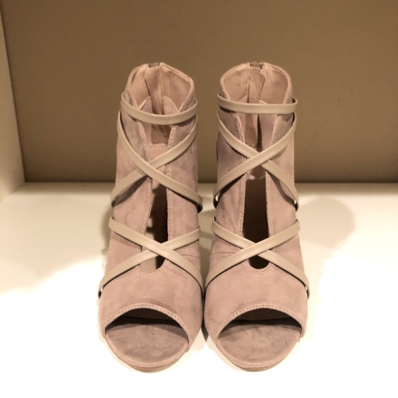 JOURNEE Collection Samara Strappy Bootie - Picture 8 of 10